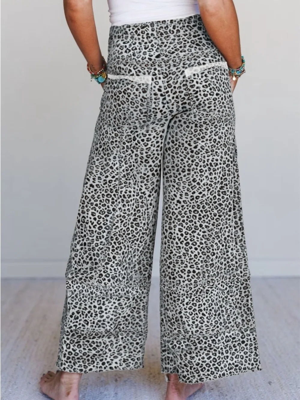 ♥️Hello Gorgeous! Animal Print Wide Leg Terry Knit Pants - Picture 4 of 8